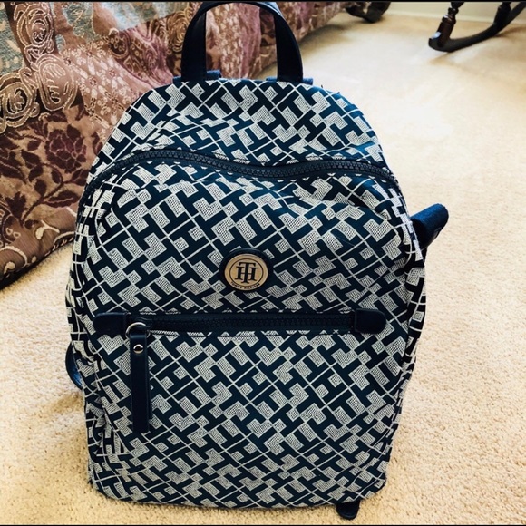 tommy hilfiger backpack small